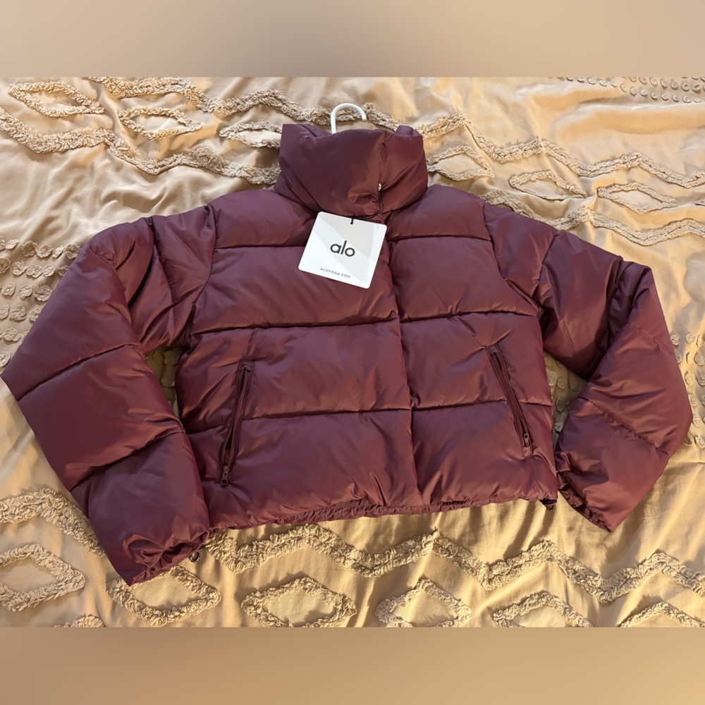 NWT Alo Gold Rush Puffer burgundy Jacket